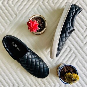 ✨NWOT✨ Quilted Slip On Shoes